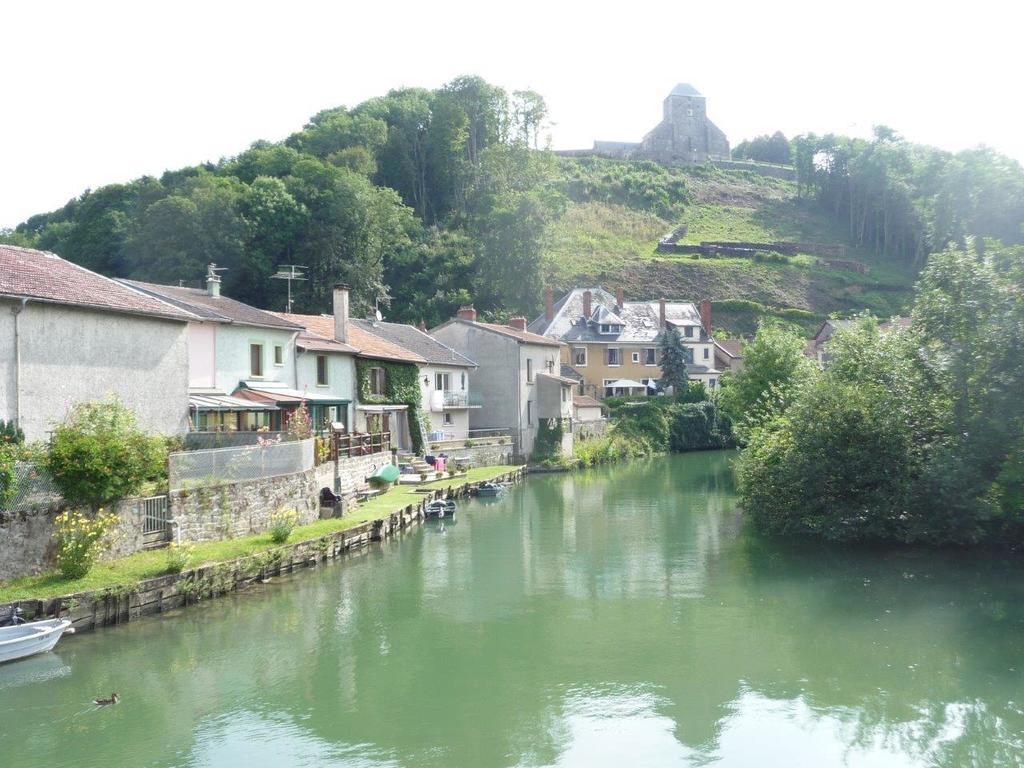 Chambres D'Hotes Notre Paradis Dun-sur-Meuse Esterno foto